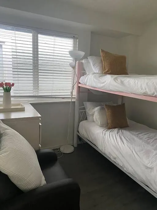 4 Bedroom Upper Level Kits Home Vancouver