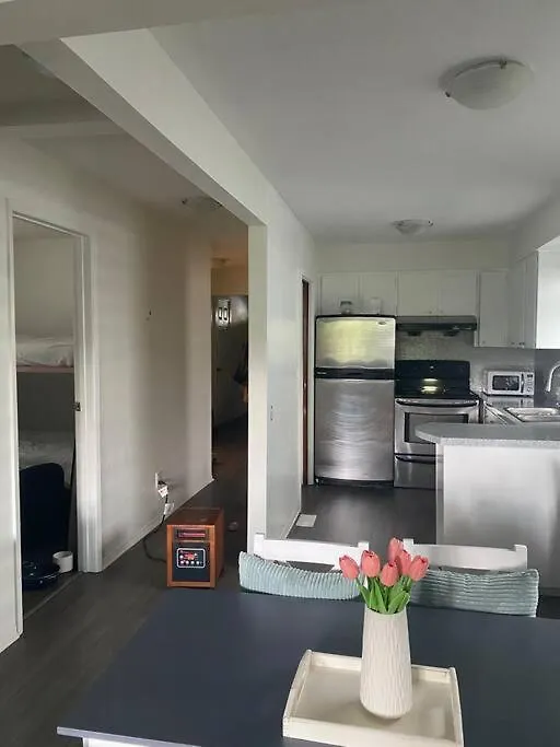 4 Bedroom Upper Level Kits Home Vancouver 0*,  Kanada
