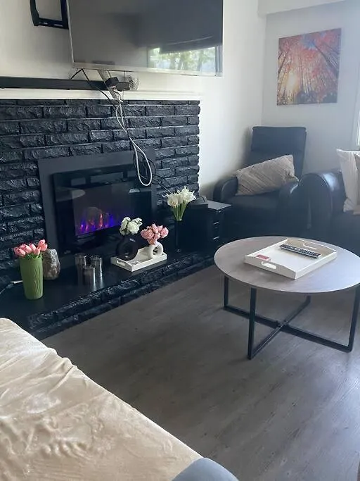 Nyaraló 4 Bedroom Upper Level Kits Home Vancouver