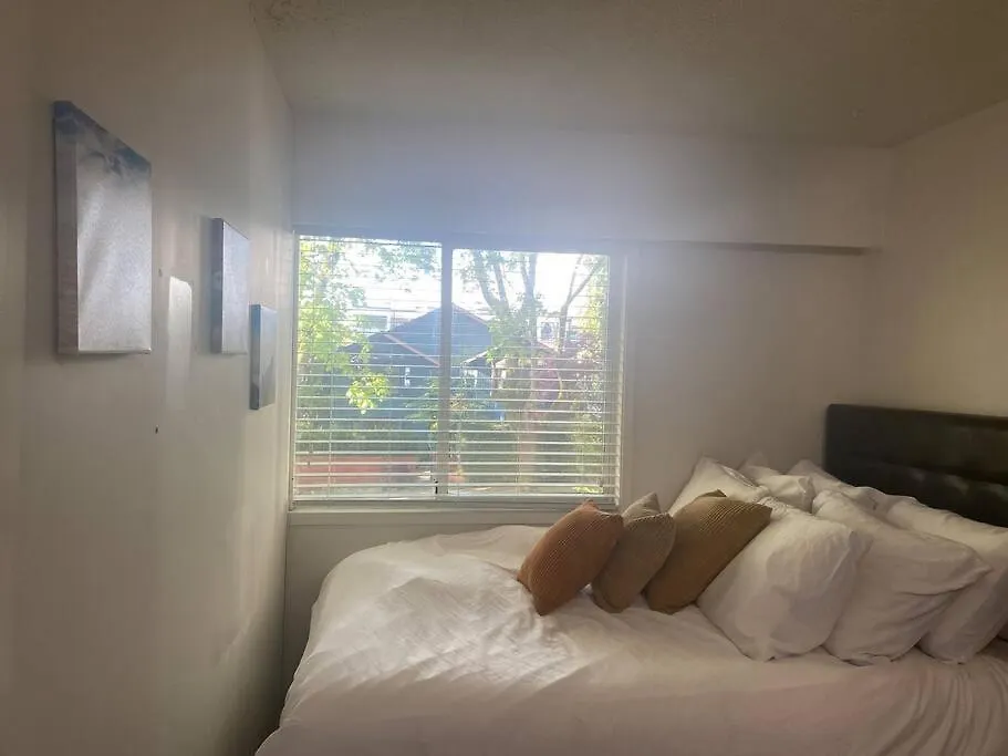 4 Bedroom Upper Level Kits Home Vancouver Nyaraló