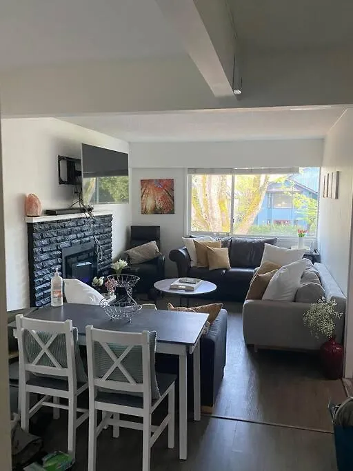 4 Bedroom Upper Level Kits Home Vancouver